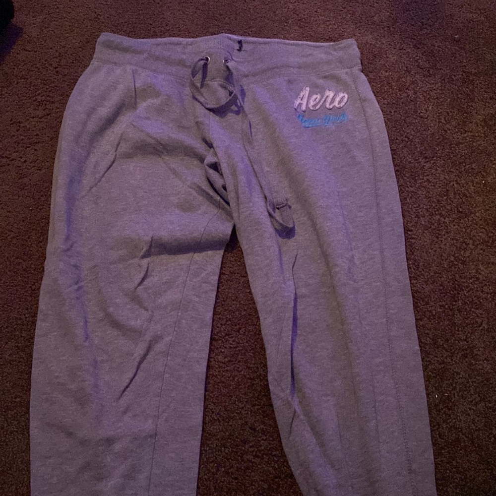 Grey Aero postal low rise sweat pants. Brand: aeropostal Size: L